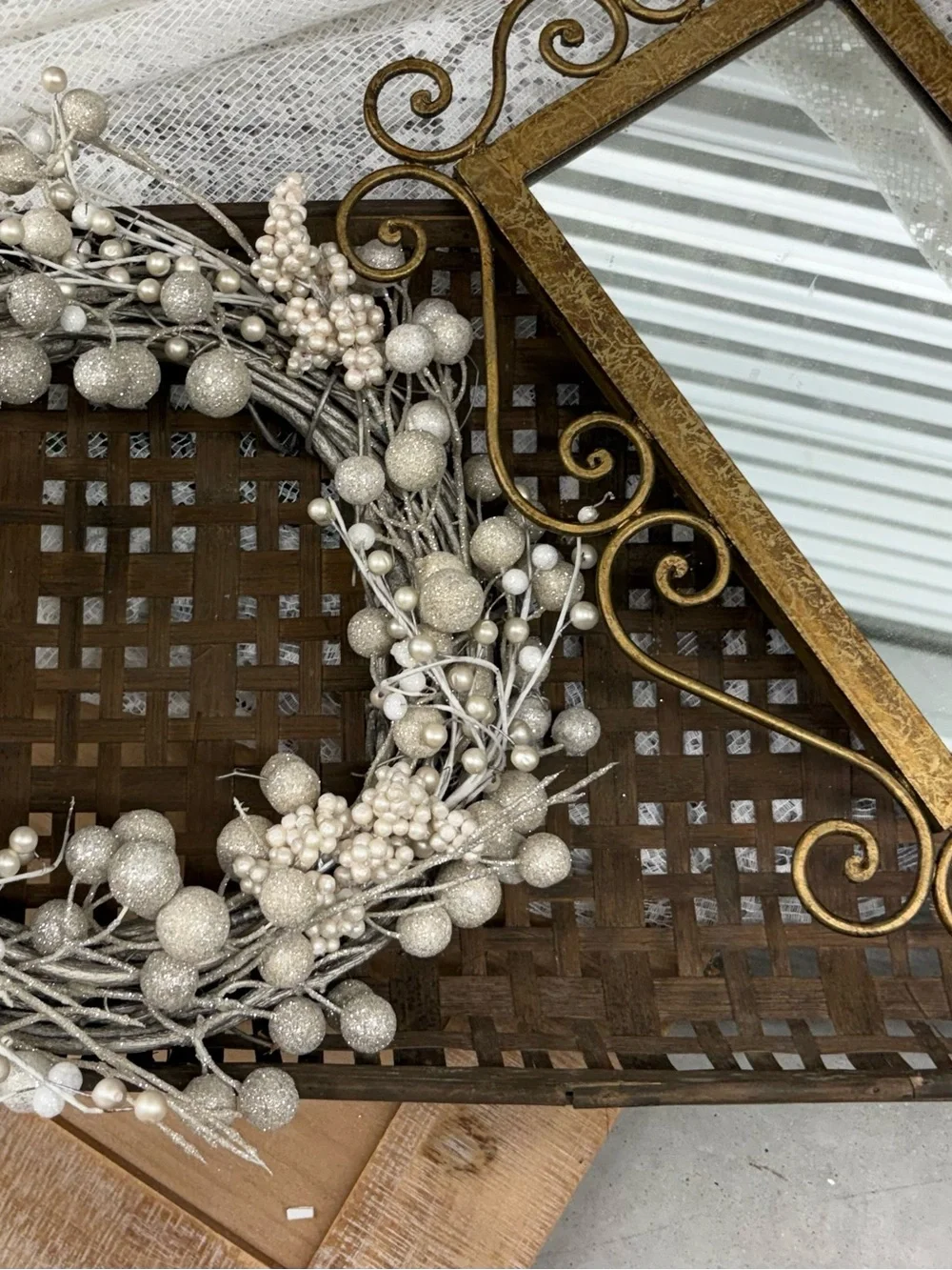 Sparkling Pearl Berry Wreath - Ivory/Gold